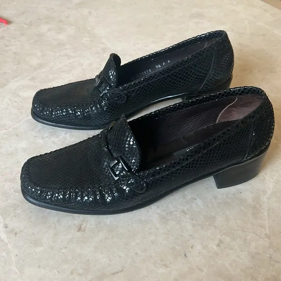 Stuart Weitzman Black Suede Leather Snakeskin Slip-On Block Heel Loafers 9.5