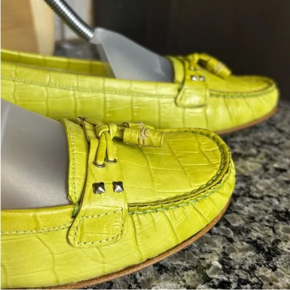 Stuart Weitzman Lime Green Crocodile Tassel Slip On Loafers Size 6 1/2