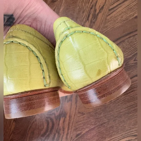 Stuart Weitzman Lime Green Crocodile Tassel Slip On Loafers Size 6 1/2