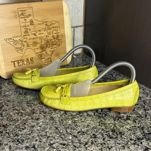 Stuart Weitzman Lime Green Crocodile Tassel Slip On Loafers Size 6 1/2