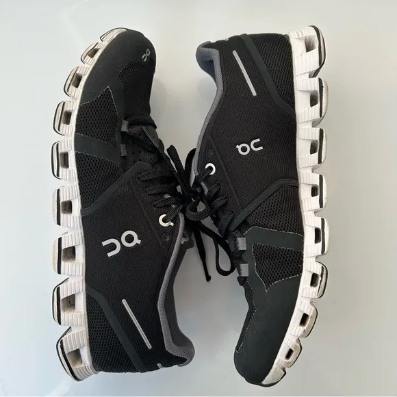 Swiss Engineering On Women's Cloud 5 Black Running Shoes/Sneakers (Size 9.5)