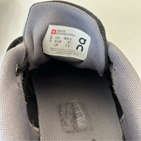 Swiss Engineering On Women's Cloud 5 Black Running Shoes/Sneakers (Size 9.5)