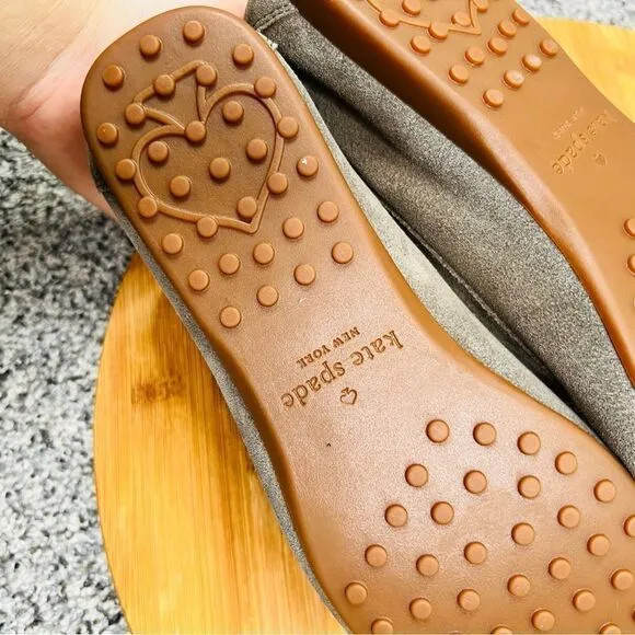 Sz 7M KATE SPADE NEW YORK Womens Green Carson Round Toe Slip On Leather Loafers