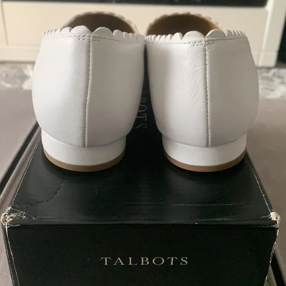 Talbots NIB White Leather Scallop Shoes size 10