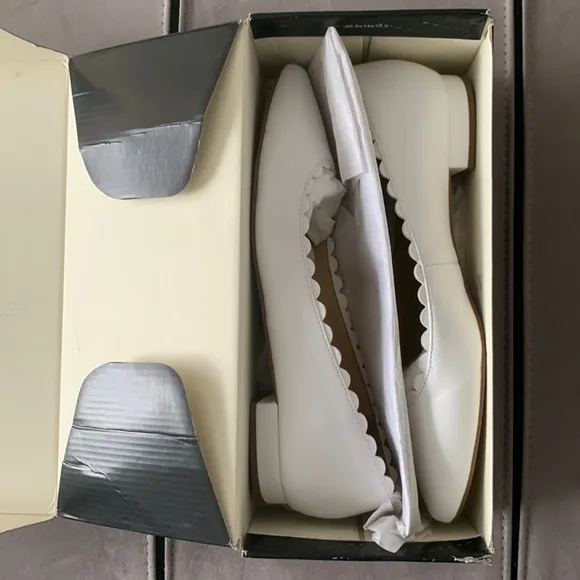 Talbots NIB White Leather Scallop Shoes size 10