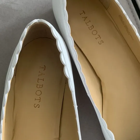 Talbots NIB White Leather Scallop Shoes size 10