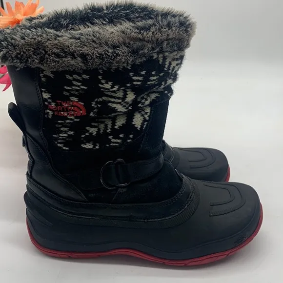 The North Face Black White Pink Winter Knit Women's TNF Suede Grip Boots Size 7
