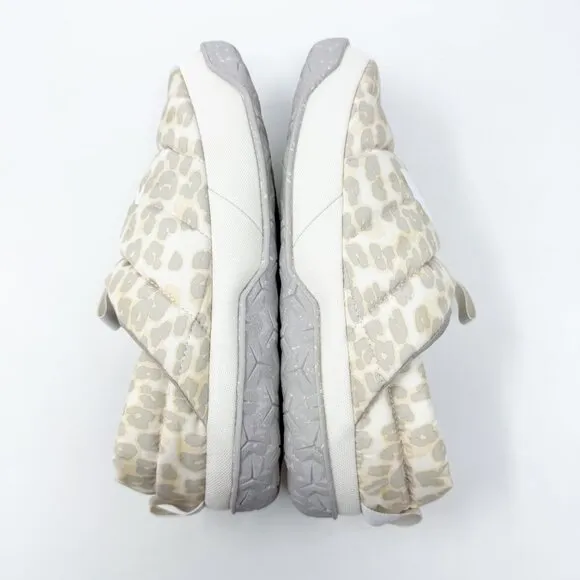 The North Face Cream &amp; Gray Leopard Print Goose Down Fill Puffer Loafers Size 10