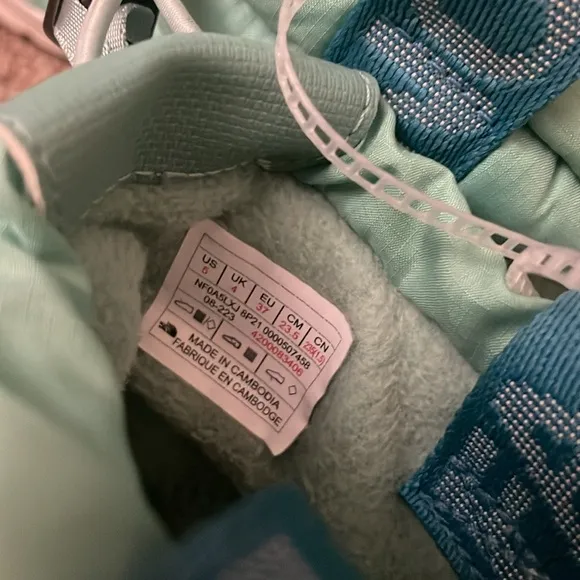 The North Face Water Resistant ThermoBall Boot BIG KID size 5 (37 EU)