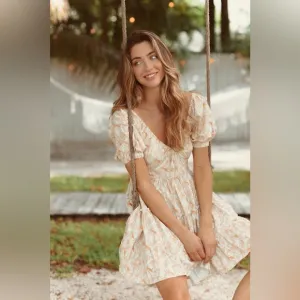 Theme Dresser Samos Dress Honey Floral sz M NWT