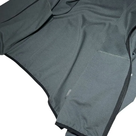 Theory Stealth Bomber Mens M Plinth Grey Stretch Tech Knit NWT D/C Rare