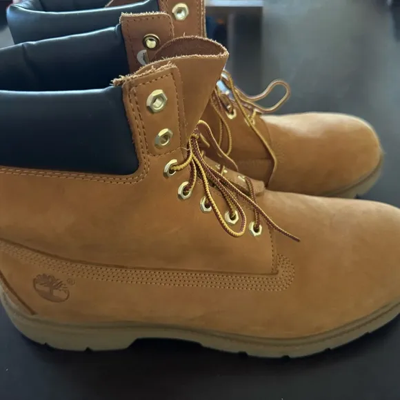 Timberland Tan Suede Boots with Rugged Sole Like New Men’s 13