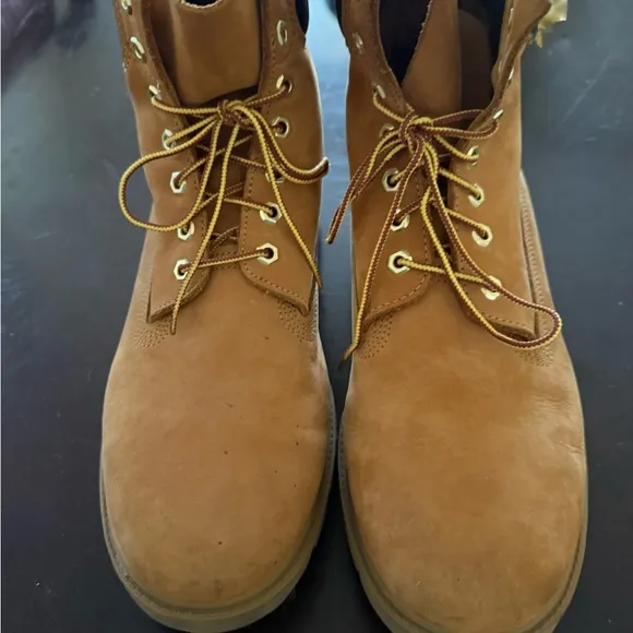 Timberland Tan Suede Boots with Rugged Sole Like New Men’s 13