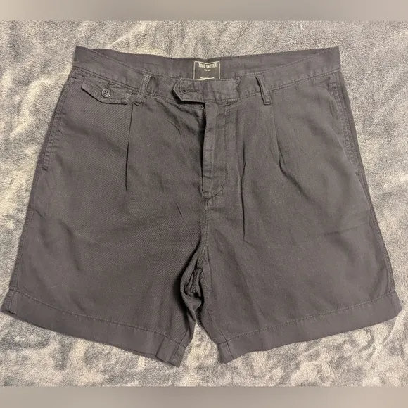 Todd Snyder 7&quot; Pleated Hudson Short in Nightwatch