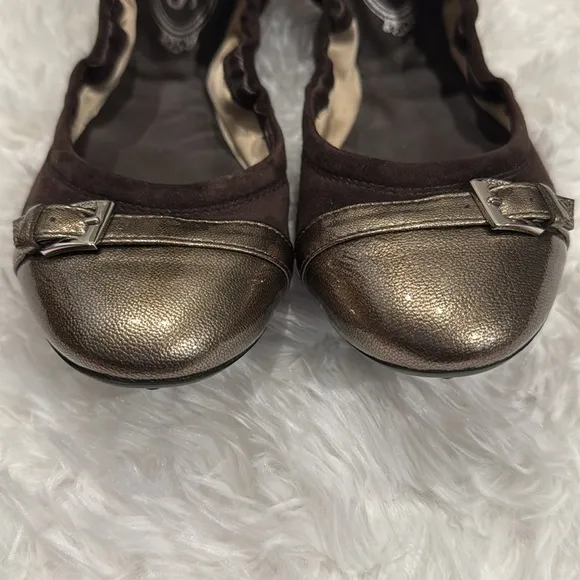 Tod’s Dee Suede and Metallic Leather Buckle Detail Cap Toe Ballet Flat Sz 38