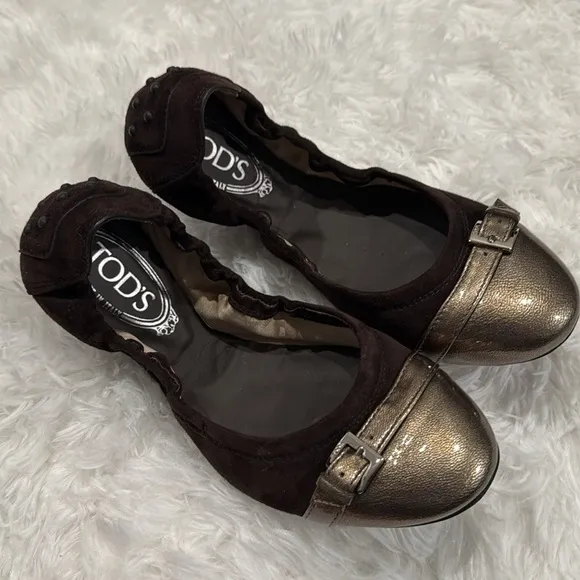 Tod’s Dee Suede and Metallic Leather Buckle Detail Cap Toe Ballet Flat Sz 38
