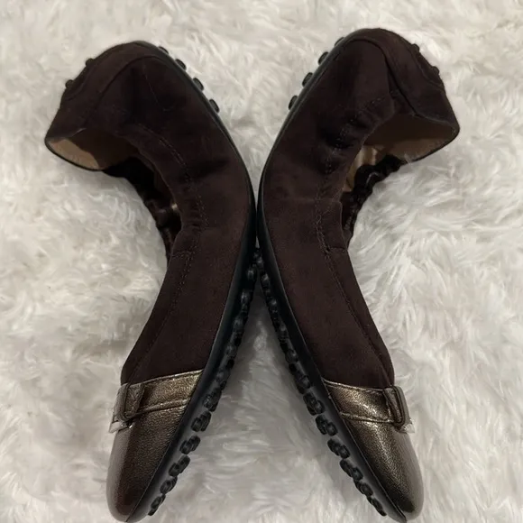 Tod’s Dee Suede and Metallic Leather Buckle Detail Cap Toe Ballet Flat Sz 38