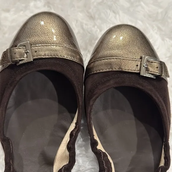Tod’s Dee Suede and Metallic Leather Buckle Detail Cap Toe Ballet Flat Sz 38
