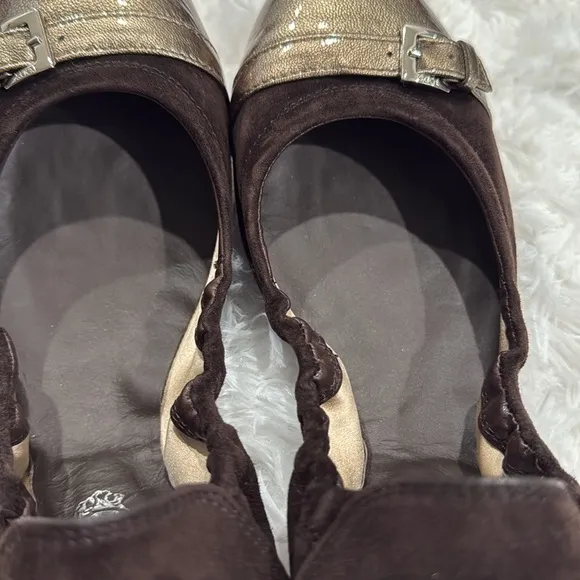 Tod’s Dee Suede and Metallic Leather Buckle Detail Cap Toe Ballet Flat Sz 38