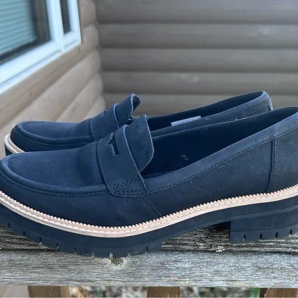 Tom's Cara Women's Loafers - Size 8.5 - Almost New - Stylish &amp; Comfortable