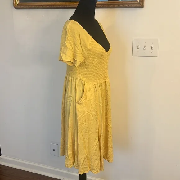 Torrid Sunshine Yellow Smocked Bodice Pleated V-Neck Dress, Sz. 1