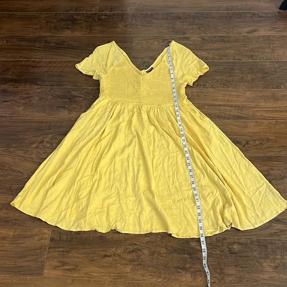 Torrid Sunshine Yellow Smocked Bodice Pleated V-Neck Dress, Sz. 1