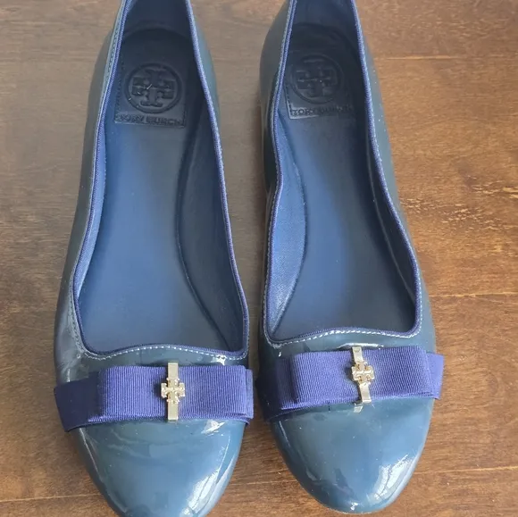 Tory Burch Ballet Flats 10.5 Trudy Ribbon Bow  Navy Patent Leather Gold Logo