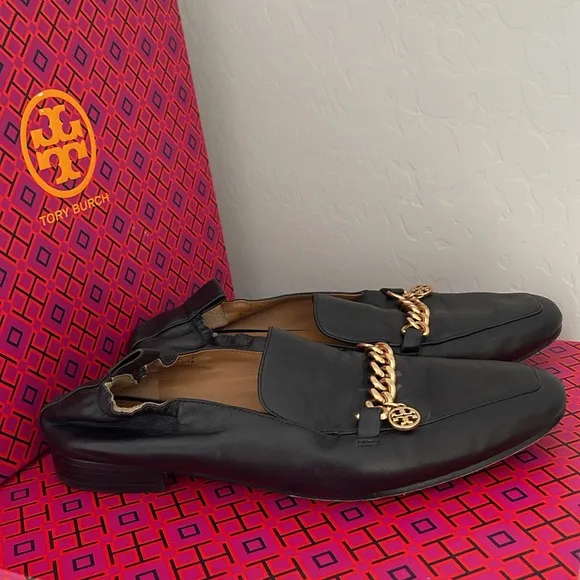 TORY BURCH Benton Gold Charm Black Leather slip on Flat Loafers Soft Back Sz 8.5