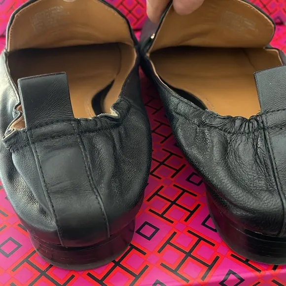 TORY BURCH Benton Gold Charm Black Leather slip on Flat Loafers Soft Back Sz 8.5