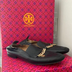 TORY BURCH Benton Gold Charm Black Leather slip on Flat Loafers Soft Back Sz 8.5
