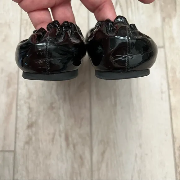 Tory Burch Black Patent Leather Reva Scrunch Ballet Flats Size 7.5