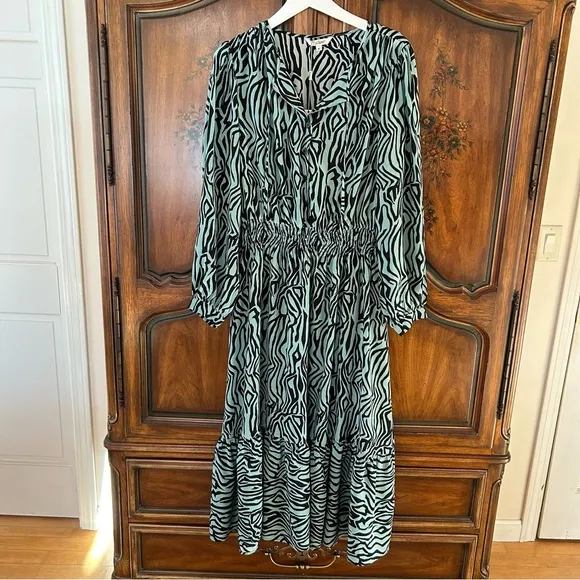 Tucker~new~Juliette Silk Crepe de Chine Tiered Ruffle Midi Dress in size Medium