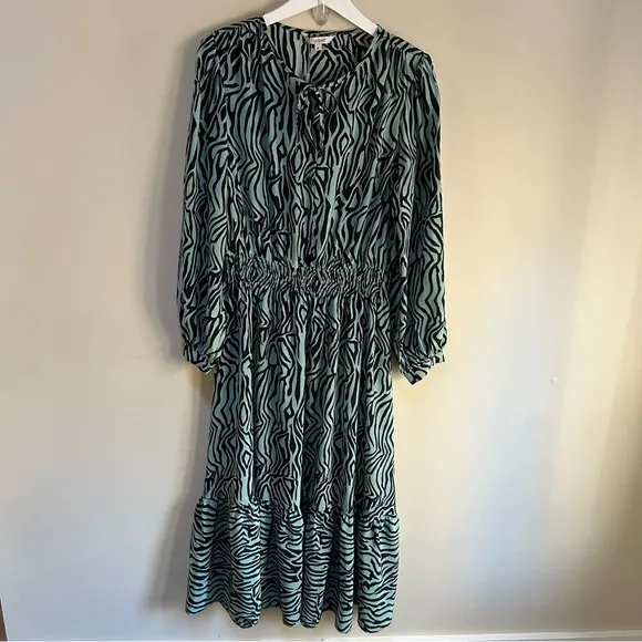 Tucker~new~Juliette Silk Crepe de Chine Tiered Ruffle Midi Dress in size Medium