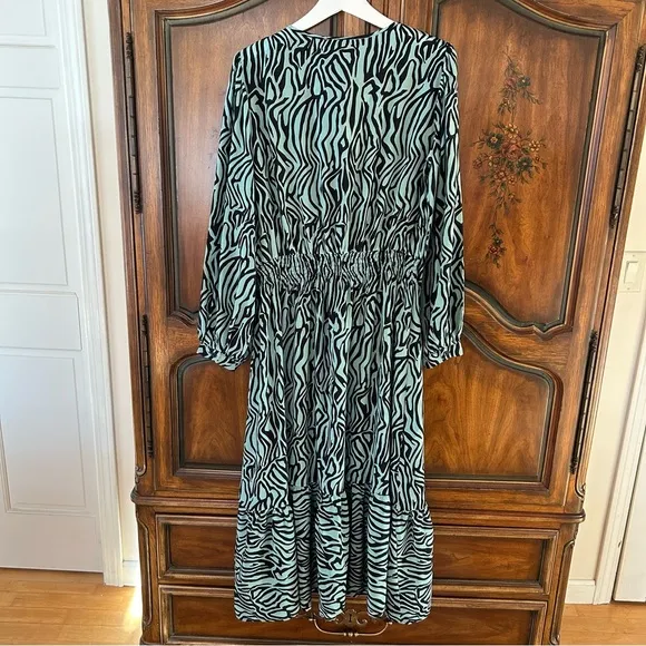 Tucker~new~Juliette Silk Crepe de Chine Tiered Ruffle Midi Dress in size Medium