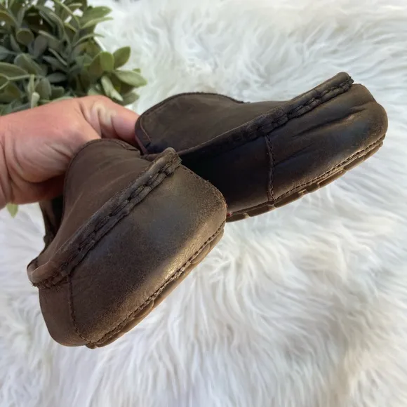 UGG Australia Hunley Dark Brown Leather Loafers Size 9