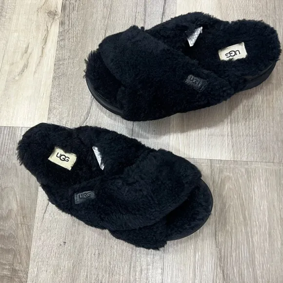 UGG Black Fuzzy Furry Cross Slipper Slides size 7