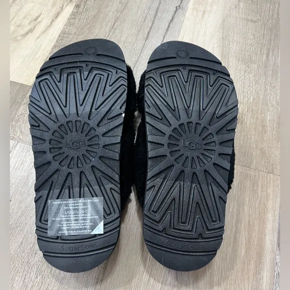 UGG Black Fuzzy Furry Cross Slipper Slides size 7