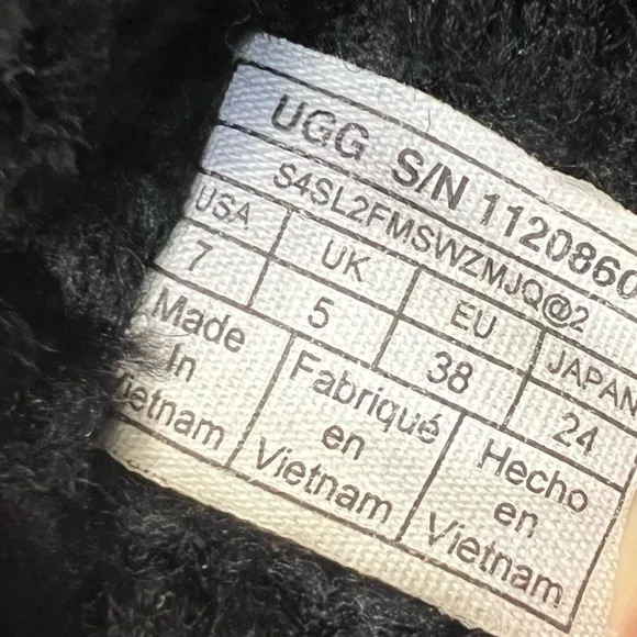 UGG Black Fuzzy Furry Cross Slipper Slides size 7