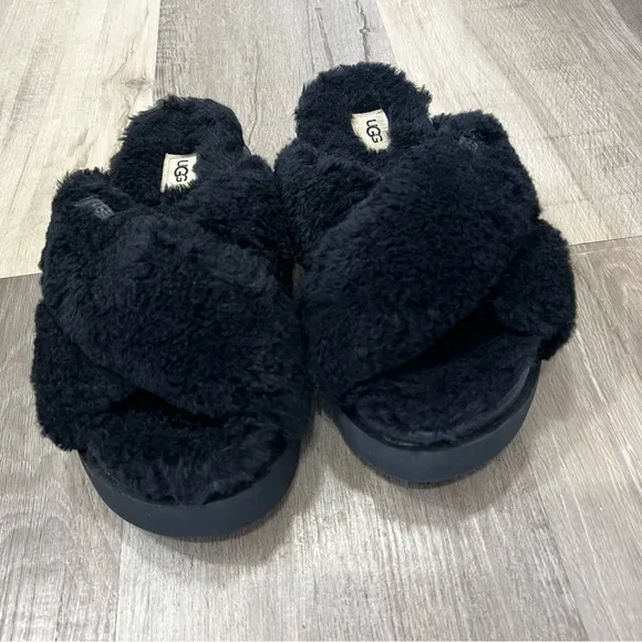 UGG Black Fuzzy Furry Cross Slipper Slides size 7