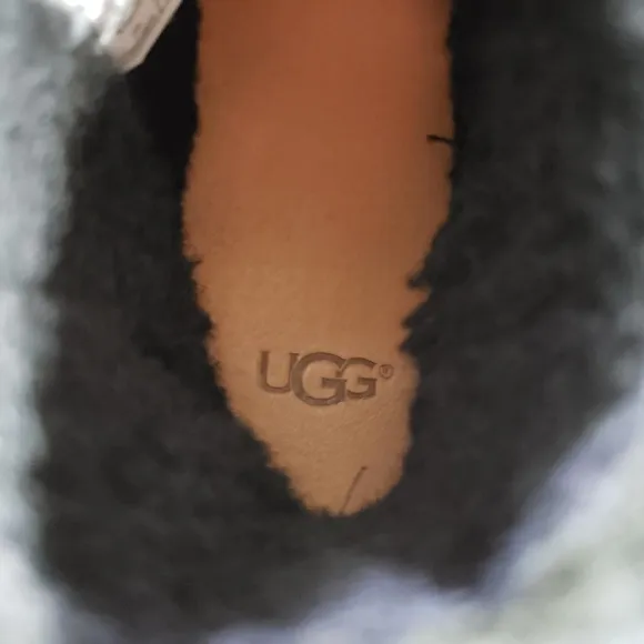 UGG | Boho Casual Black Suede Leather Wool Lined Ankle Bootie Sneakers Women's 8