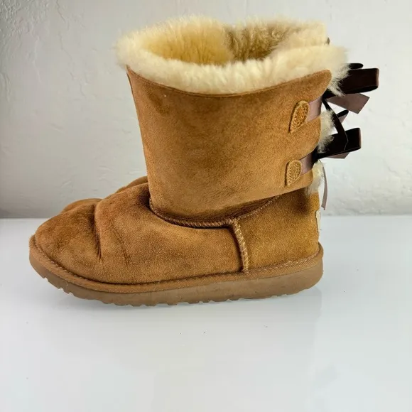 Ugg Boots Bailey Bow Chestnut Solid Brown Tan Pull‎ On Winter Snow Leather Suede