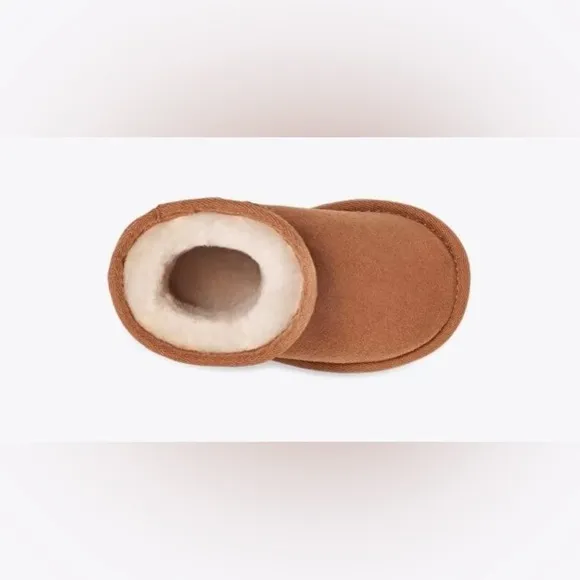 UGG | Classic Weather Short II toddler Boots Chestnut Wool Lined NEW