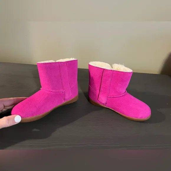 UGG Girls Keelan Boots NEW