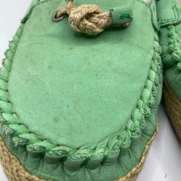 UGG Loafers With Yarn Around Sides &amp; Tie On Top Fur Along Back Of Heel Size 8