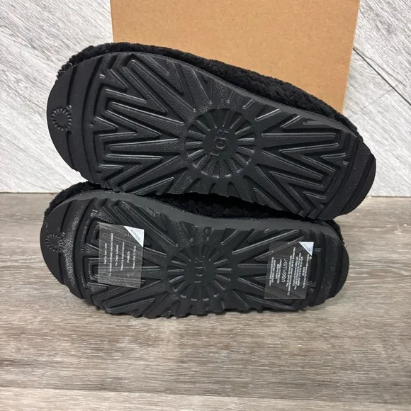 UGG | Tasman Maxi Curly Slippers in Black Size 6 NEW