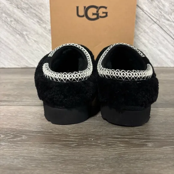 UGG | Tasman Maxi Curly Slippers in Black Size 6 NEW