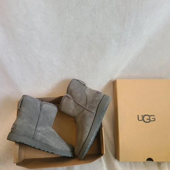UGG Women's Cory II Genuine shearling Lined Boots in Charcoal Grey Sz 12