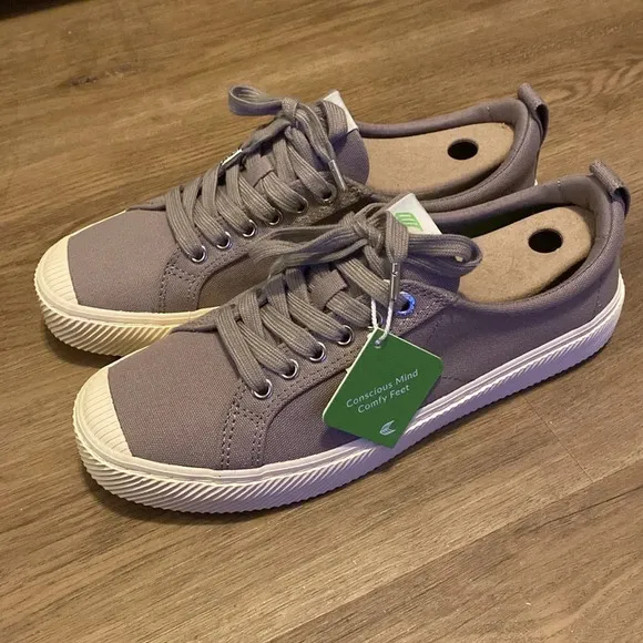 Unisex Cariuma OCA low mystic gray in canvas Men’s 8.5 Women’s 10