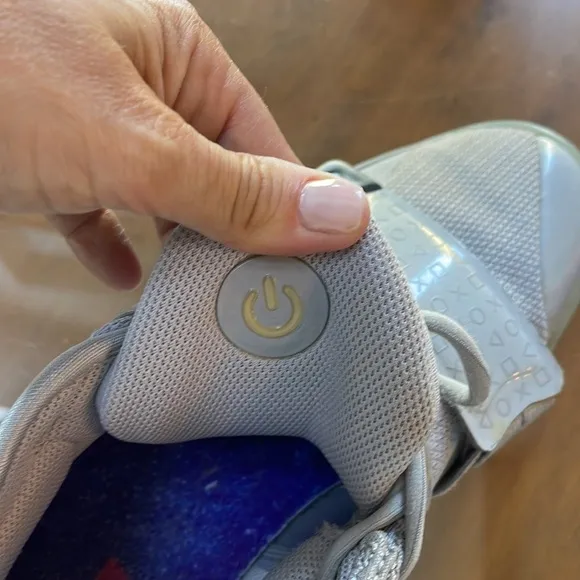 Used Nike PlayStation sneakers (Paul George) tongue lights up/ limited edition