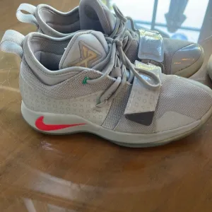 Used Nike PlayStation sneakers (Paul George) tongue lights up/ limited edition